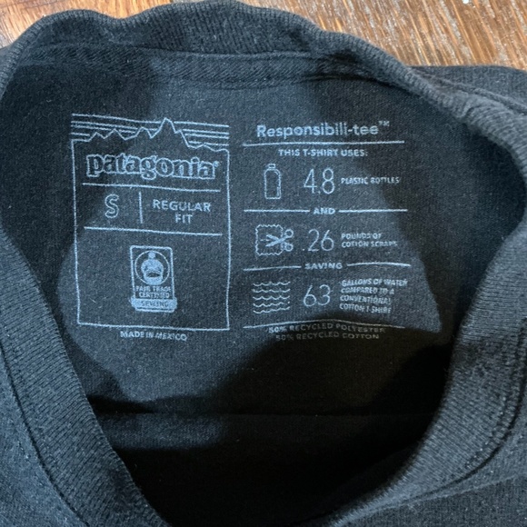 Patagonia Responsibili-Tee Pocket Logo Graphic T-Shirt Black Size S - Picture 8 of 8